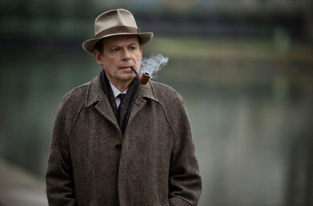 “Maigret, l’amore e la morte”, commissario retrò al giorno d’oggi